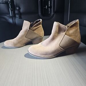 Me Too Boots Women’s 6M Zoey Ankle Booties Block Heels‎ Pull On Tan Leather EUC